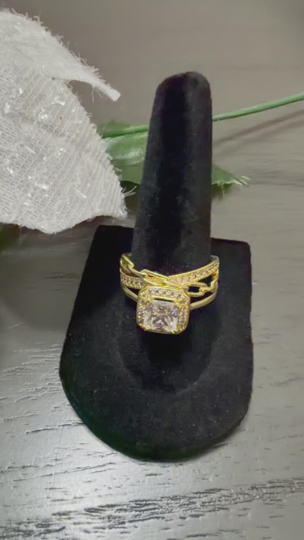 Anillo Solitario Halo Multibanda Oro Laminado 14K