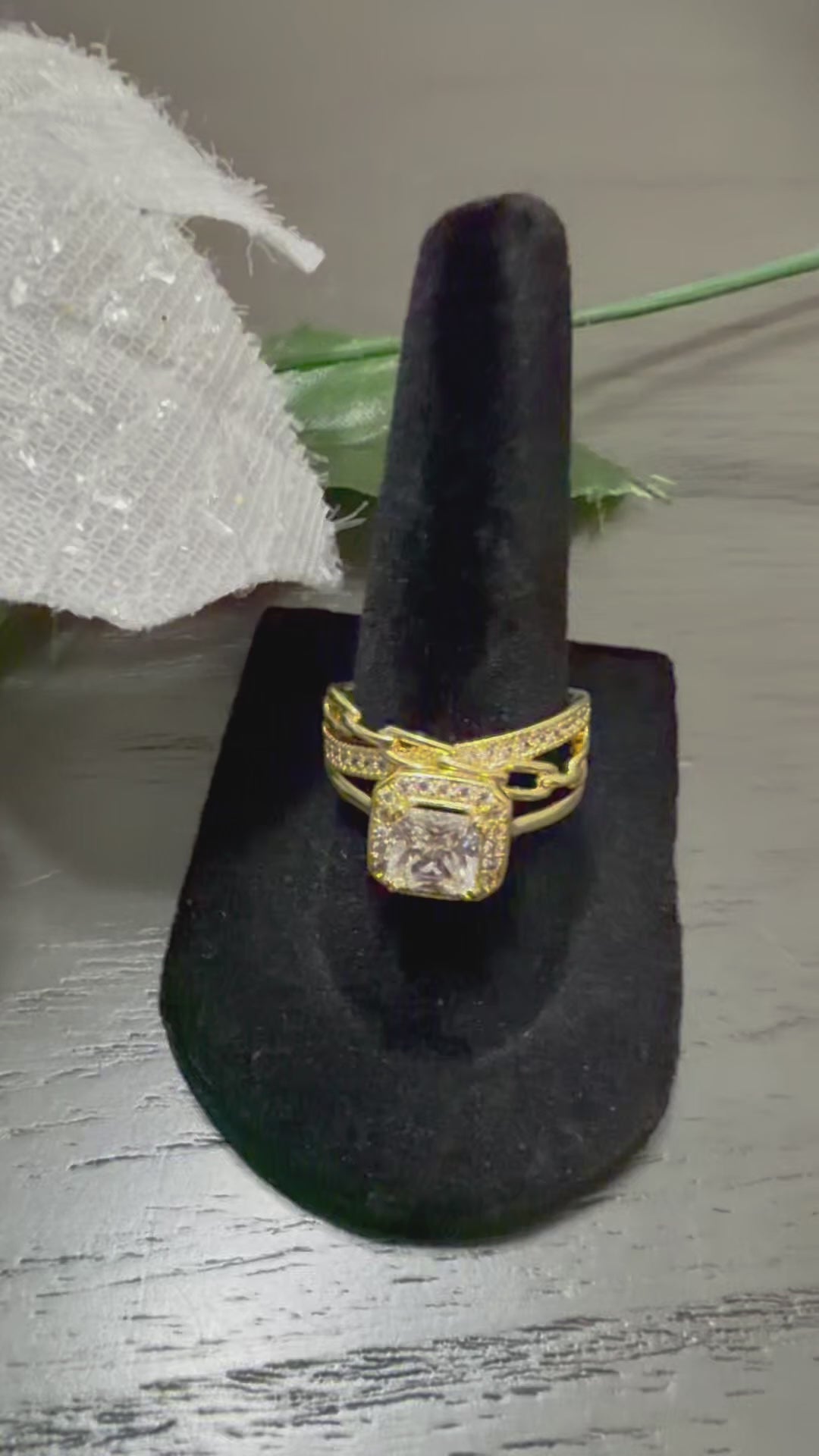 Anillo Solitario Halo Multibanda Oro Laminado 14K