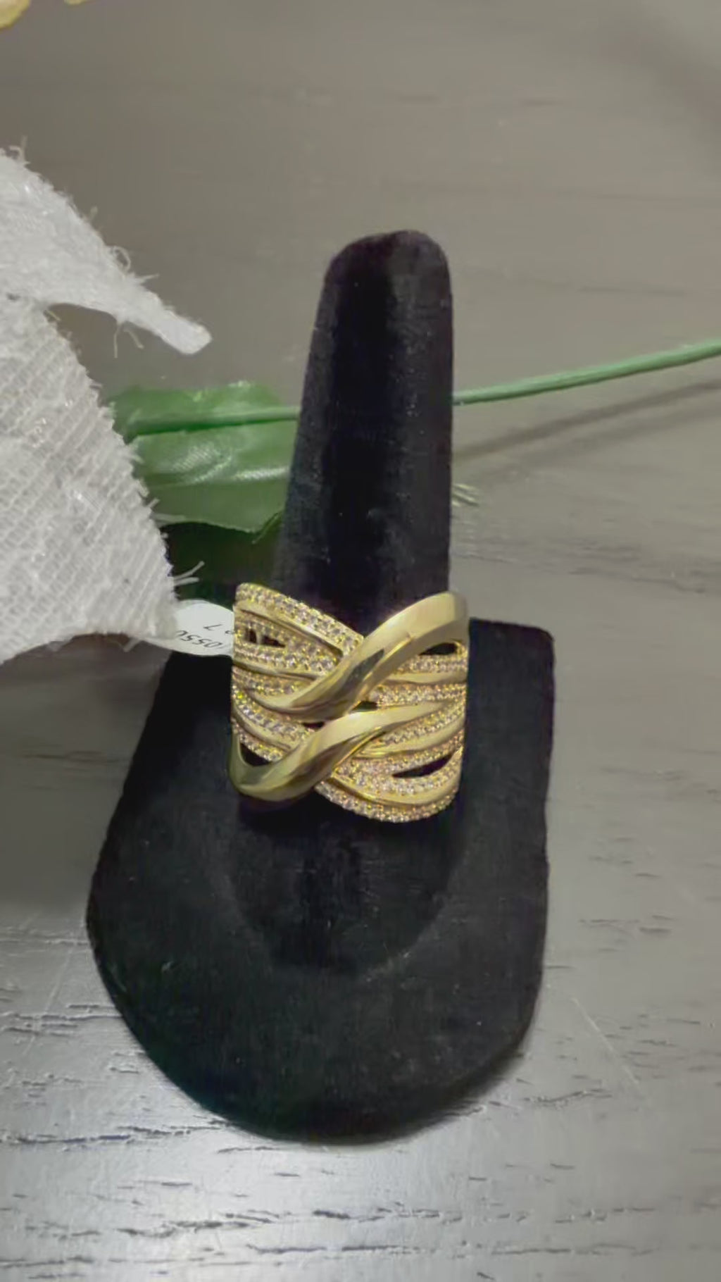 Anillo Cruzado Multibanda con Circonias Oro Laminado 14K