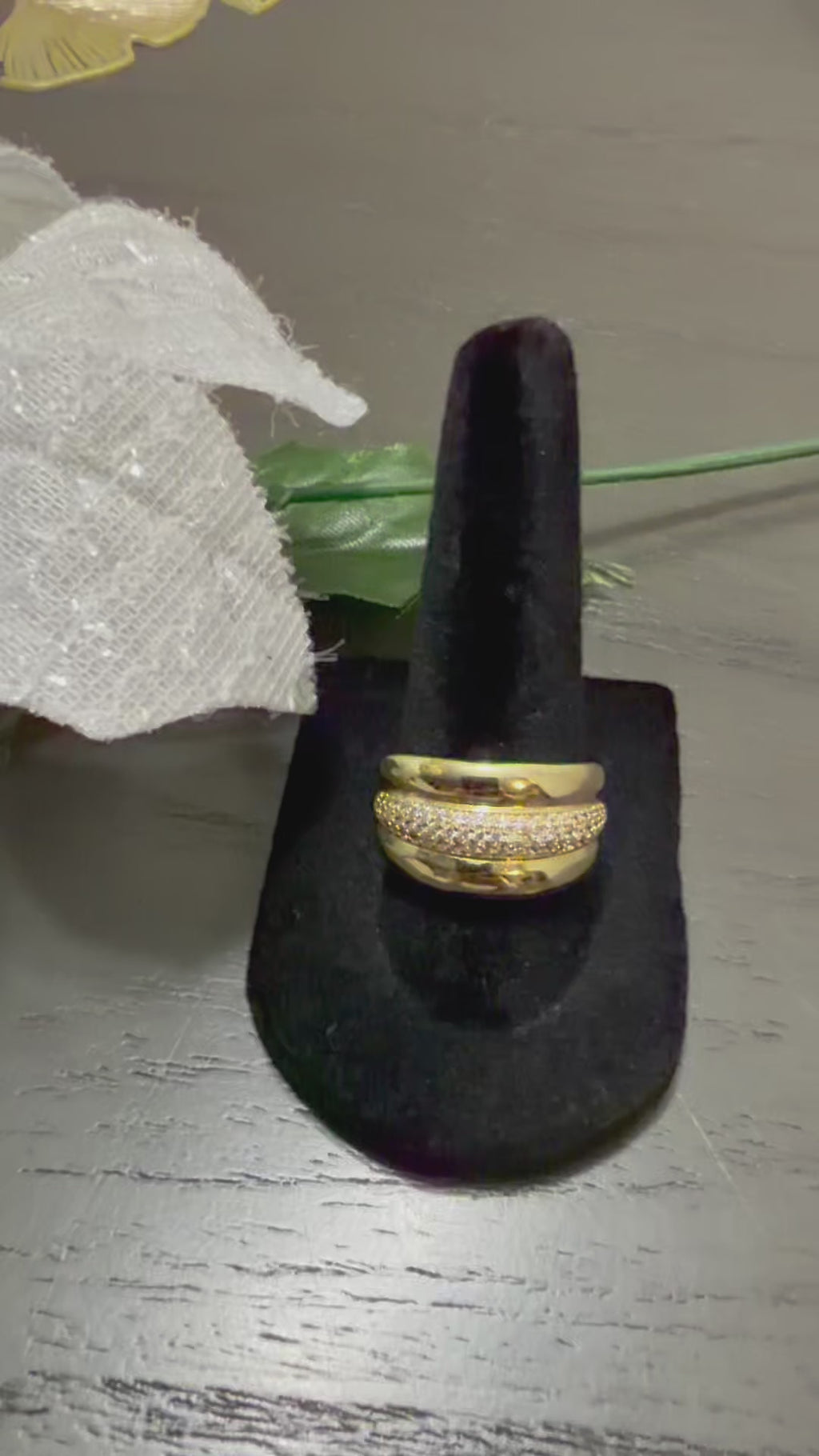 Anillo Doble Banda con Circonias Oro Laminado 14K